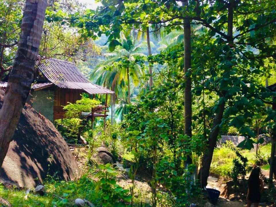 Bambu Huts 호텔 반 타이 외부 사진