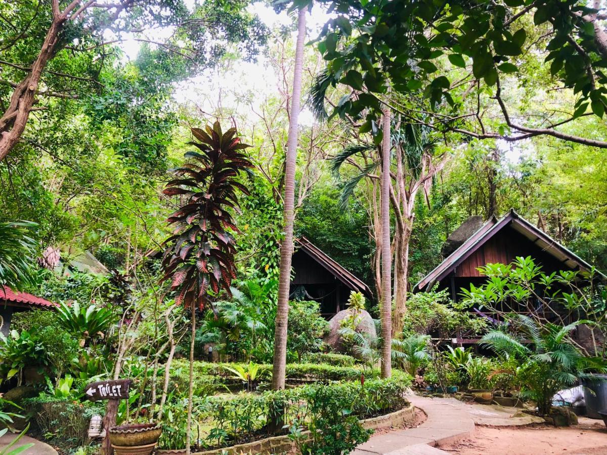 Bambu Huts 호텔 반 타이 외부 사진